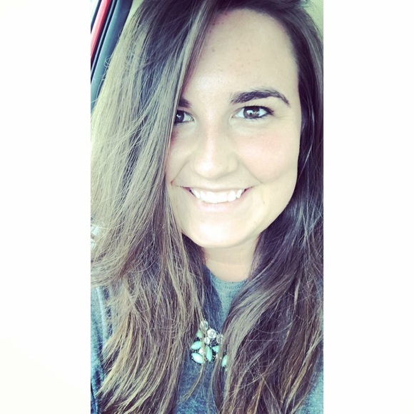 Meet Your Posher, Sarah - Picture 1 of 4